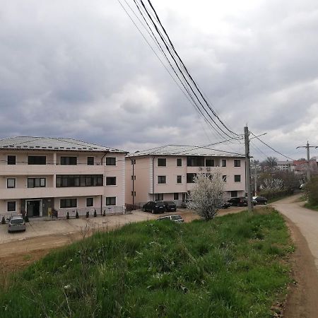 Ella Doo Apartament - 15 Min De Palas Hlincea Экстерьер фото