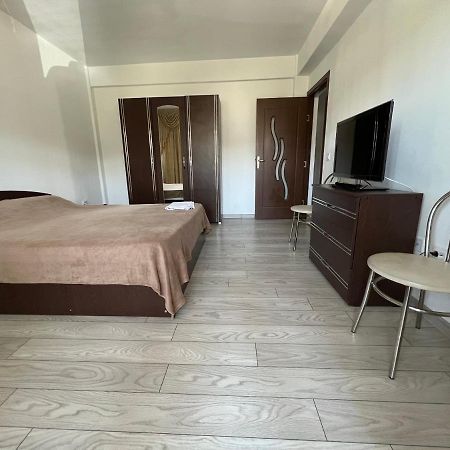 Ella Doo Apartament - 15 Min De Palas Hlincea Экстерьер фото