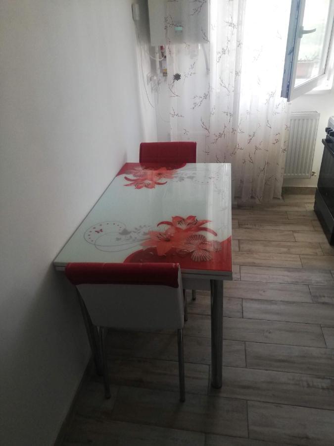 Ella Doo Apartament - 15 Min De Palas Hlincea Экстерьер фото